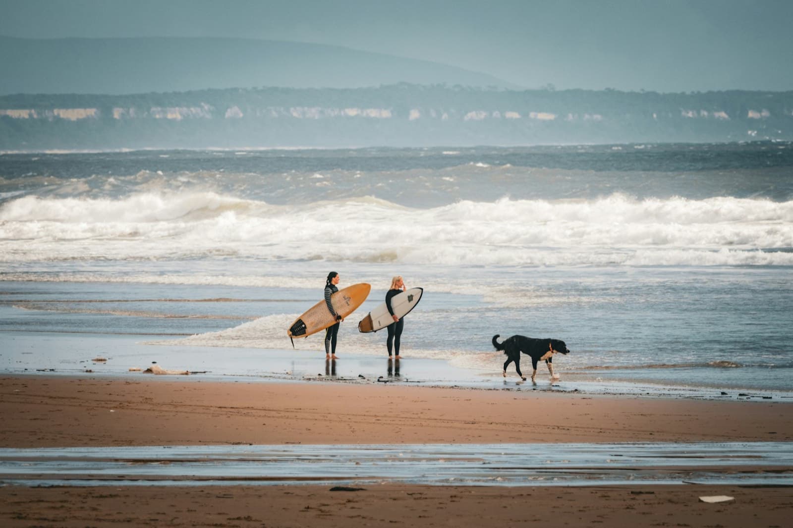 Surfing in Carcavelos
