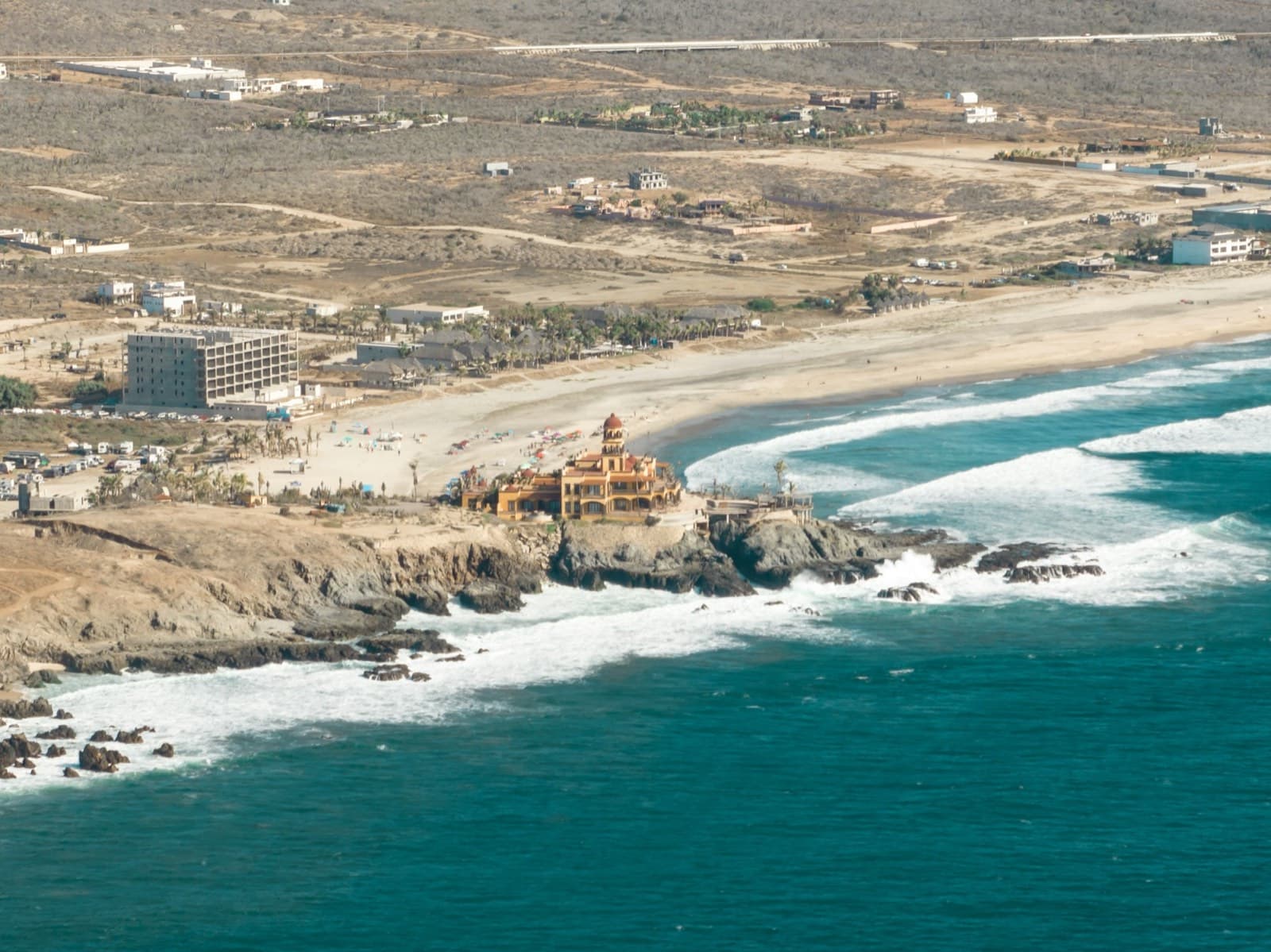 The coast at Playa Los Cerritos
