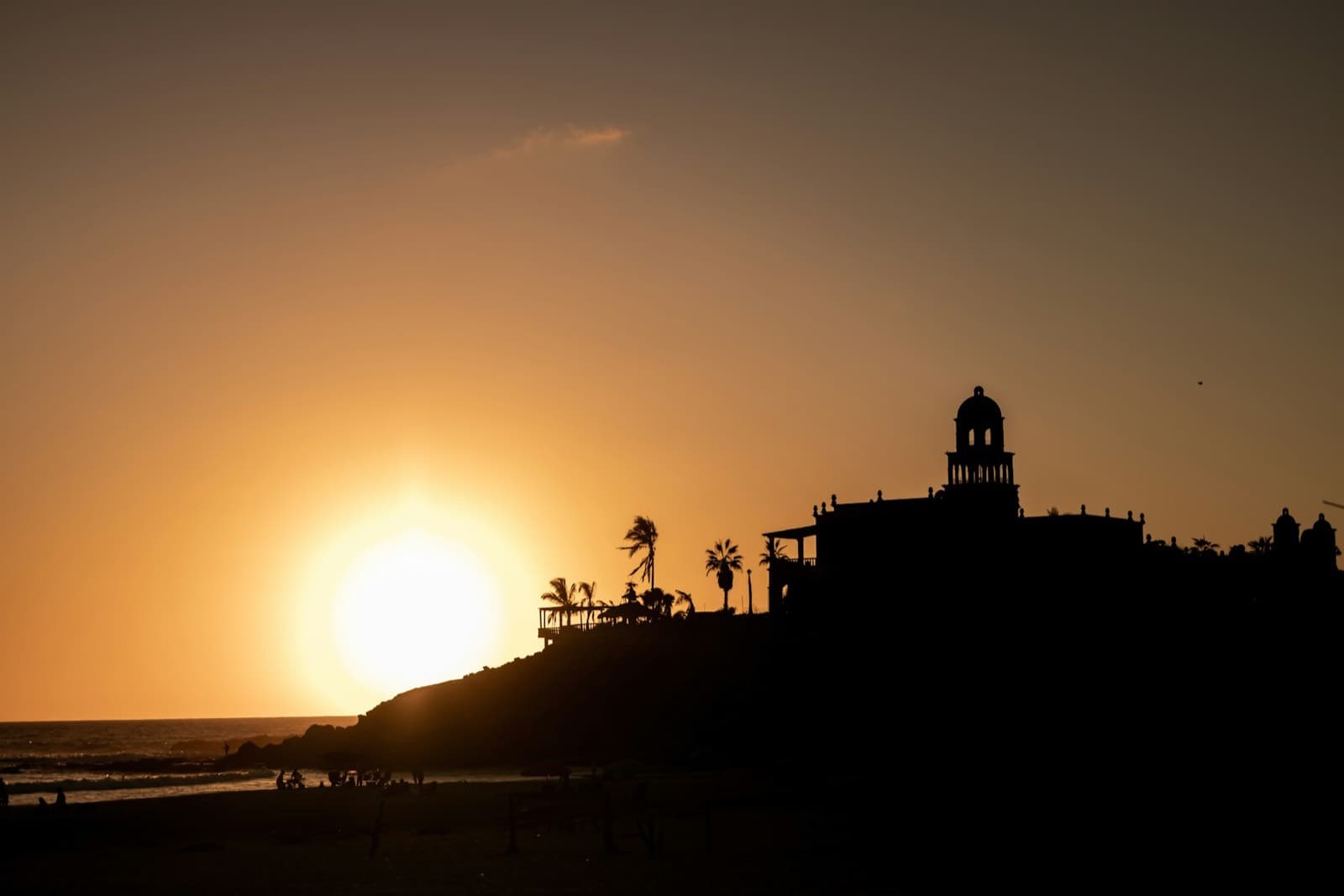 The coast at Playa Los Cerritos