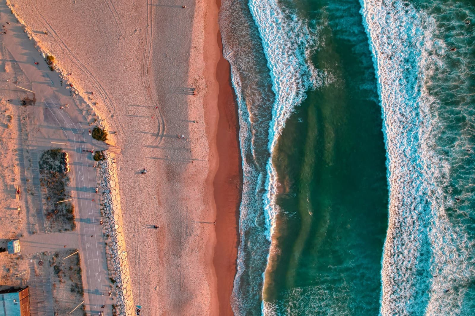 The coast in Costa da Caparica